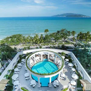 Sunrise Beach & Spa Nha Trang